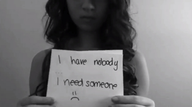 Amanda Todd’s 15 Años se suicida. Sufria Bulling por internet un caso para reflexionar.