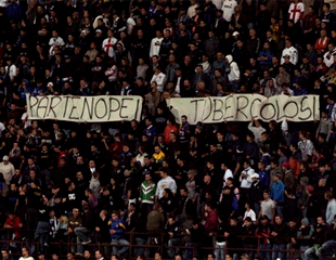 Italiani Tifosi razzisti. Cancellieri: "Stop alle partite solo se sono molti"