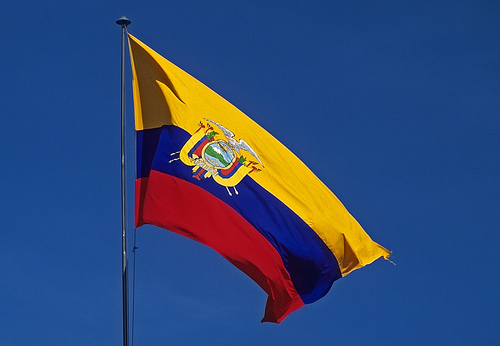 Genova scambia l'Ecuador per la Colombia e la bandiera non c'è In piazza delle Americhe manca un vessillo nazionale