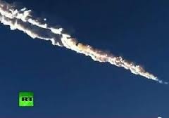 Fotos/ Video Lluvia meteoritos en Rusia deja cientos de personas heridas