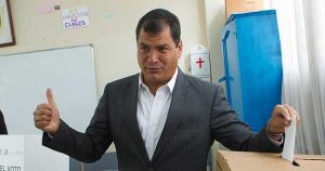 Rafael Correa, reelegido presidente de Ecuador según los primeros sondeos