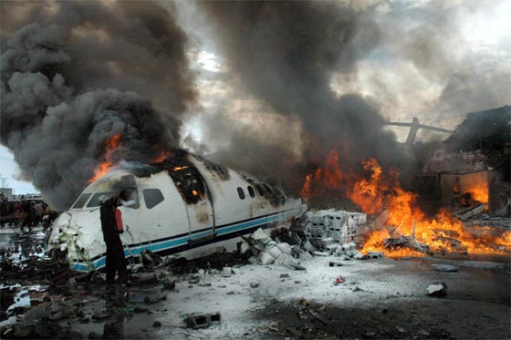 Fotos Video Accidente de avión en Congo. Treinta víctimas ningún sobreviviente