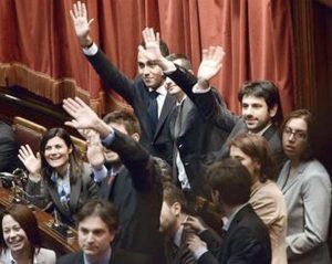 Parlamento italiano bloqueado fotos, toda fumada negra, Italia tiene Papa pero no Gobierno