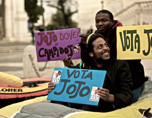 Jojo, el candidato incandidabile para el Parlamento Italiano llega al Campidoglio Video Fotos 