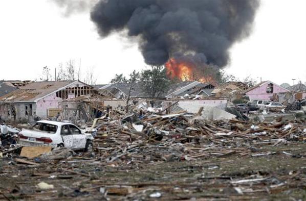 Video Foto Tornado killer, está arrasando Oklahoma City