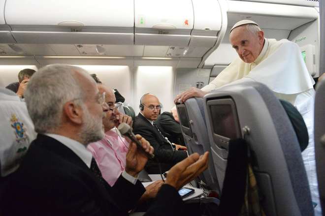 Papa Francisco regresa a Italia y declara: "¿Quién soy yo para juzgar a un gay? - Foto