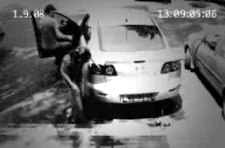 Intenta robar el coche a un boliviano Detenido un hombre de Bergamo de 47 años