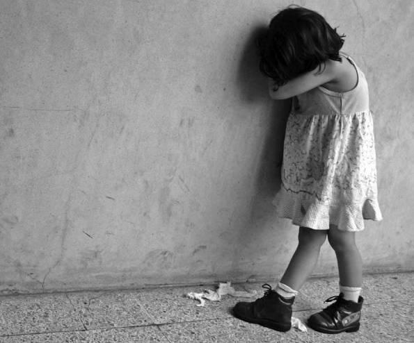 Ecuatoriano abusa de la hija