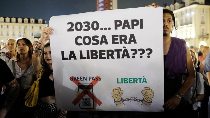 https://expresolatino.net/wp-content/uploads/2021/07/green-pass-protestas.jpg